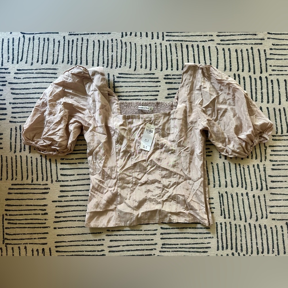 Abercrombie & Fitch Elegant Puff Sleeve Top